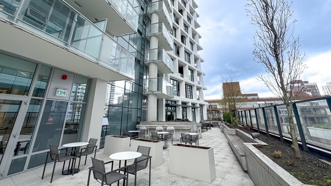 Building Photo - 1289 Hornby St