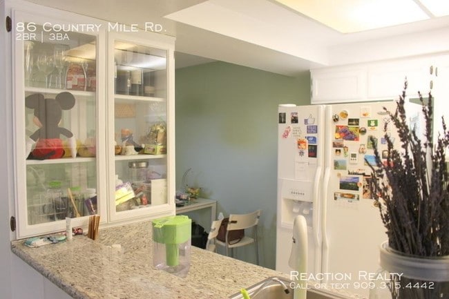 Building Photo - 2 bedroom in Pomona CA 91766