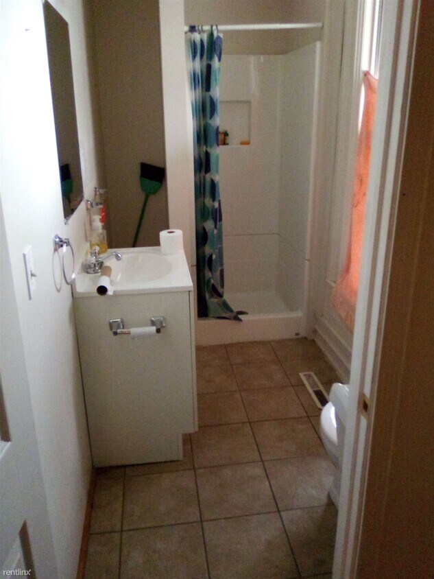 Building Photo - Studio, 1 bath Triplex - 403 State St Apt B