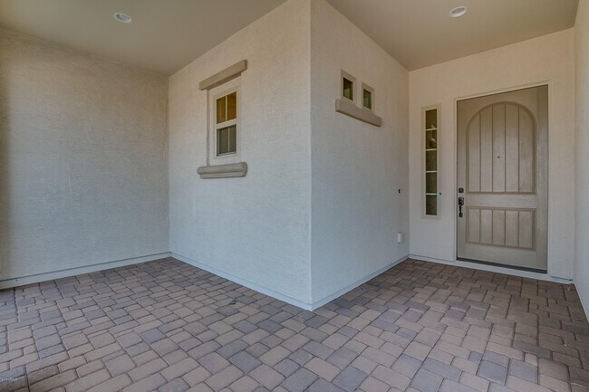 Building Photo - 7583 S Penrose Dr