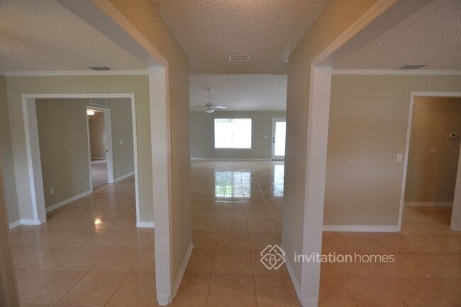 Building Photo - 1576 Amboy Dr