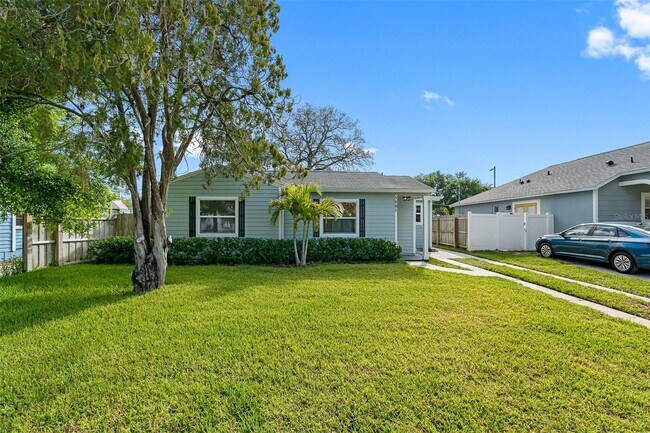 Building Photo - 5805 N Miami Pl