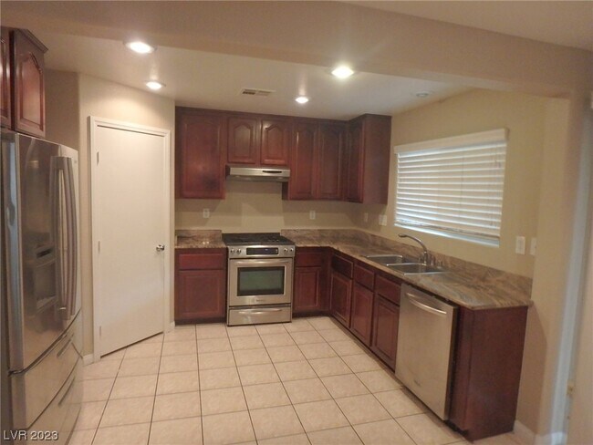 Building Photo - 5426 Bristol Bend Ct