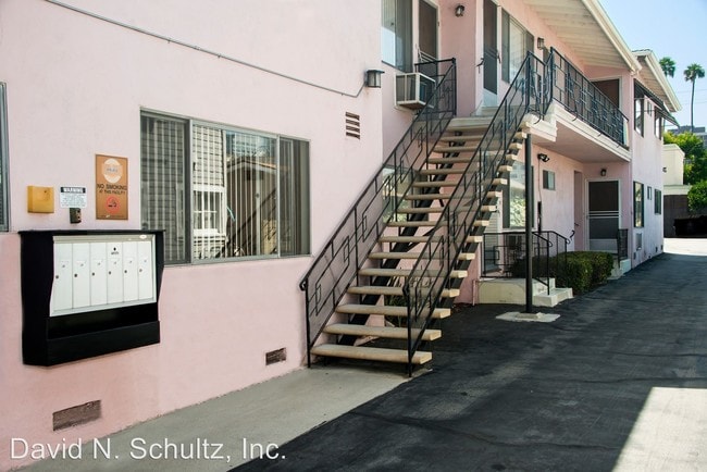 Building Photo - 208 E Dryden St