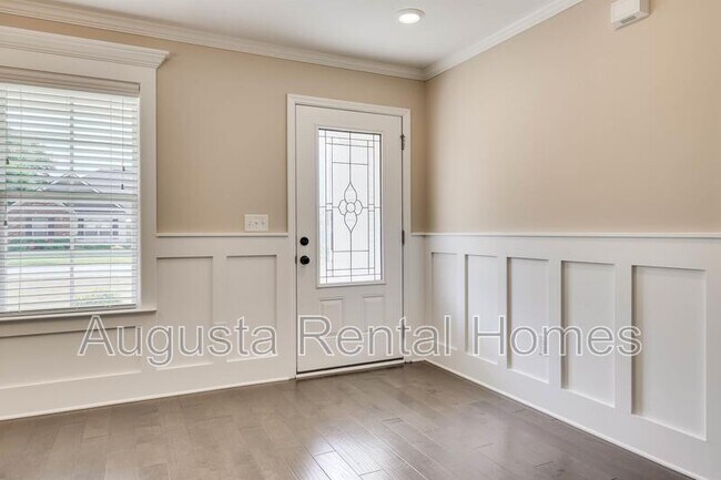 Building Photo - 202 Sweetwater Landing Drive