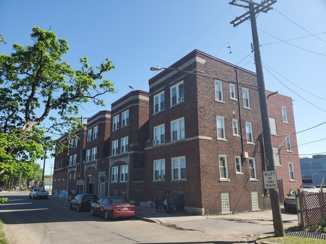 Building Photo - Soldoris