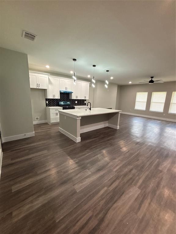 Building Photo - 8119 Venus St
