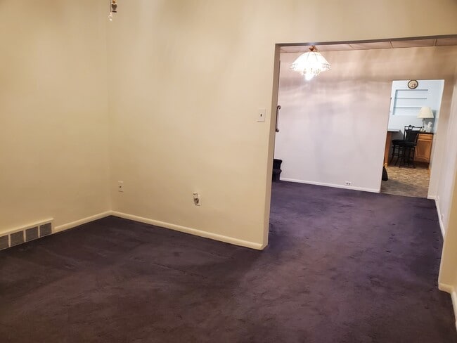 Living room - 356 2nd St