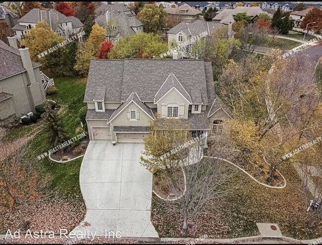 Foto del edificio - 4 br, 5 bath House - 13900 Dearborn St
