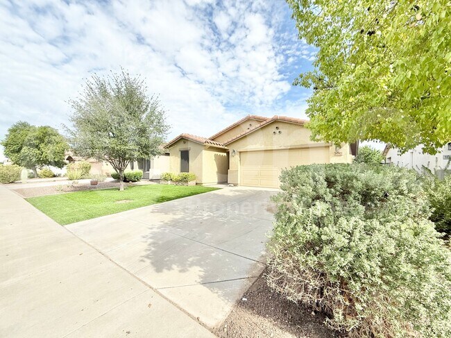 Foto del edificio - 1032 E Daniella Dr