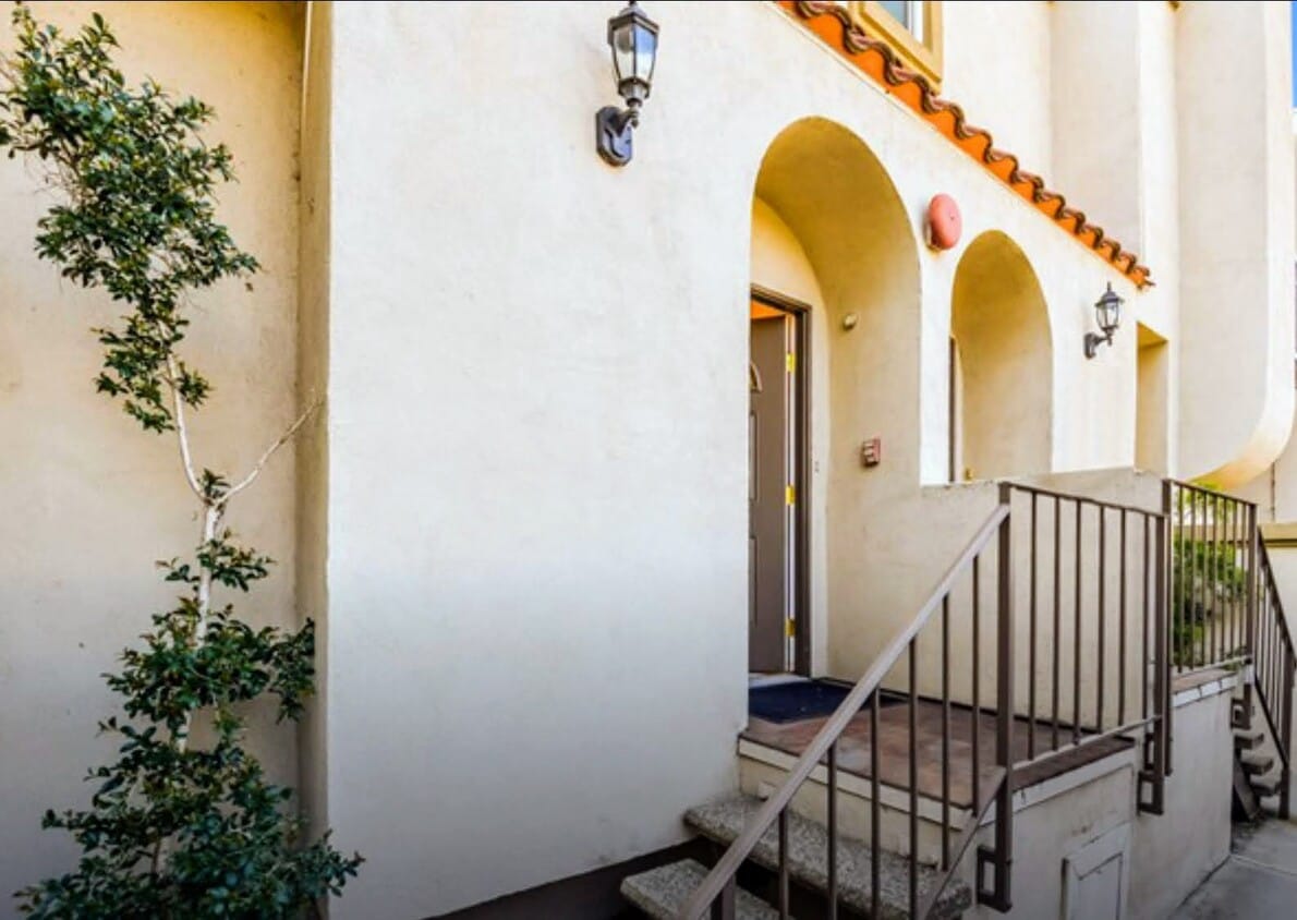 Primary Photo - 802 Magnolia Ave