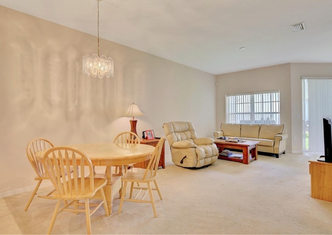 Foto del edificio - 4233 Hartridge Ln