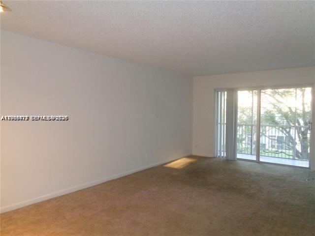 Foto del edificio - 1075 Riverside Dr