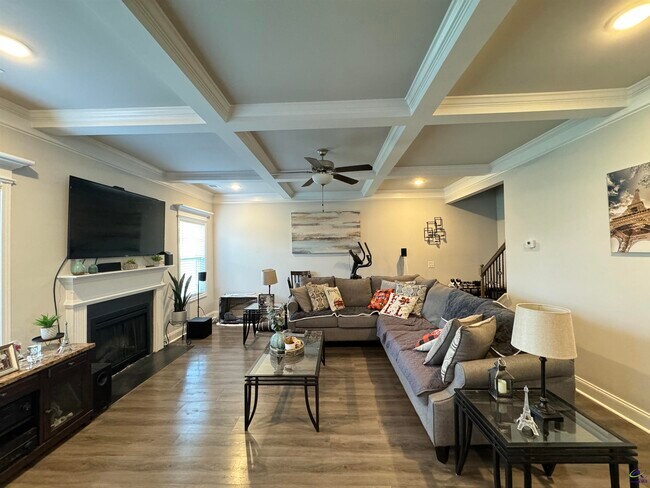Foto del edificio - 225 Oakley Ct