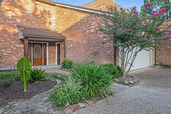 Building Photo - 15070 Kimberley Ct