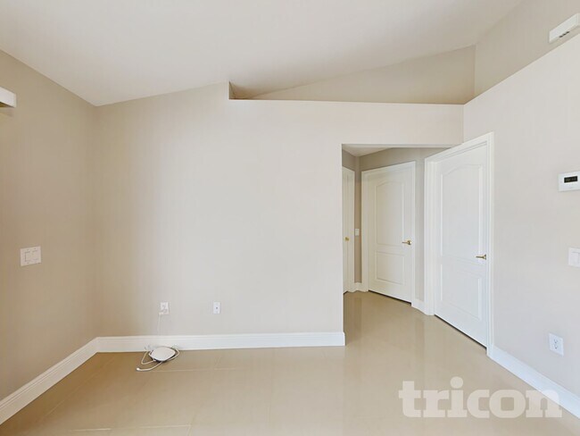 Building Photo - 30746 Birdhouse Dr
