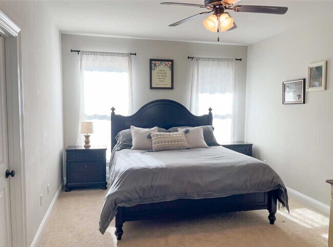 Foto del edificio - Beautiful 4bed/2 bath home in Cypress Bend