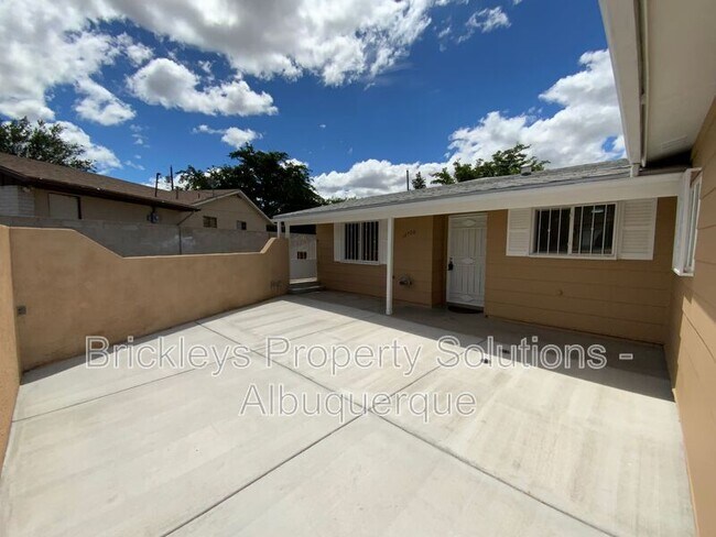 Foto del edificio - 12700 Mountain Rd NE