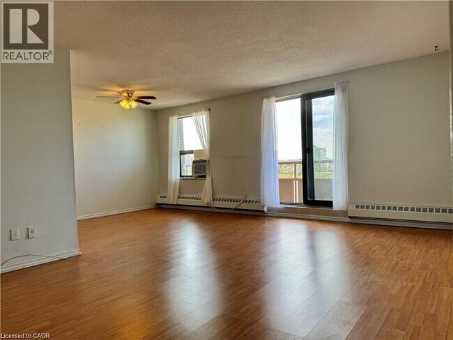 Photo du bâtiment - 1100 Courtland Ave E