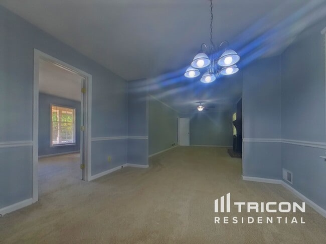 Building Photo - 490 Rocky Creek Dr