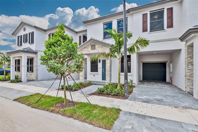 Foto del edificio - 523 SW 19th Ter