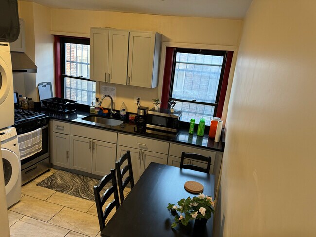 Foto del edificio - 871 Harrison Ave