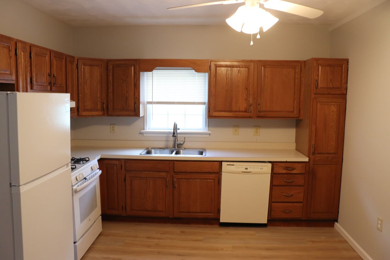 Primary Photo - 1326 Madison Ave