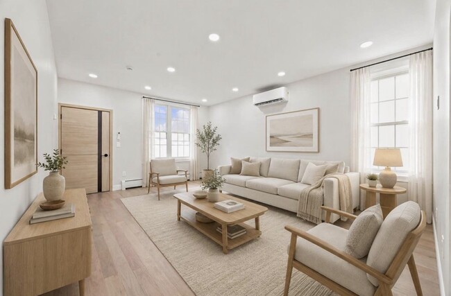 Building Photo - 2441 43rd St