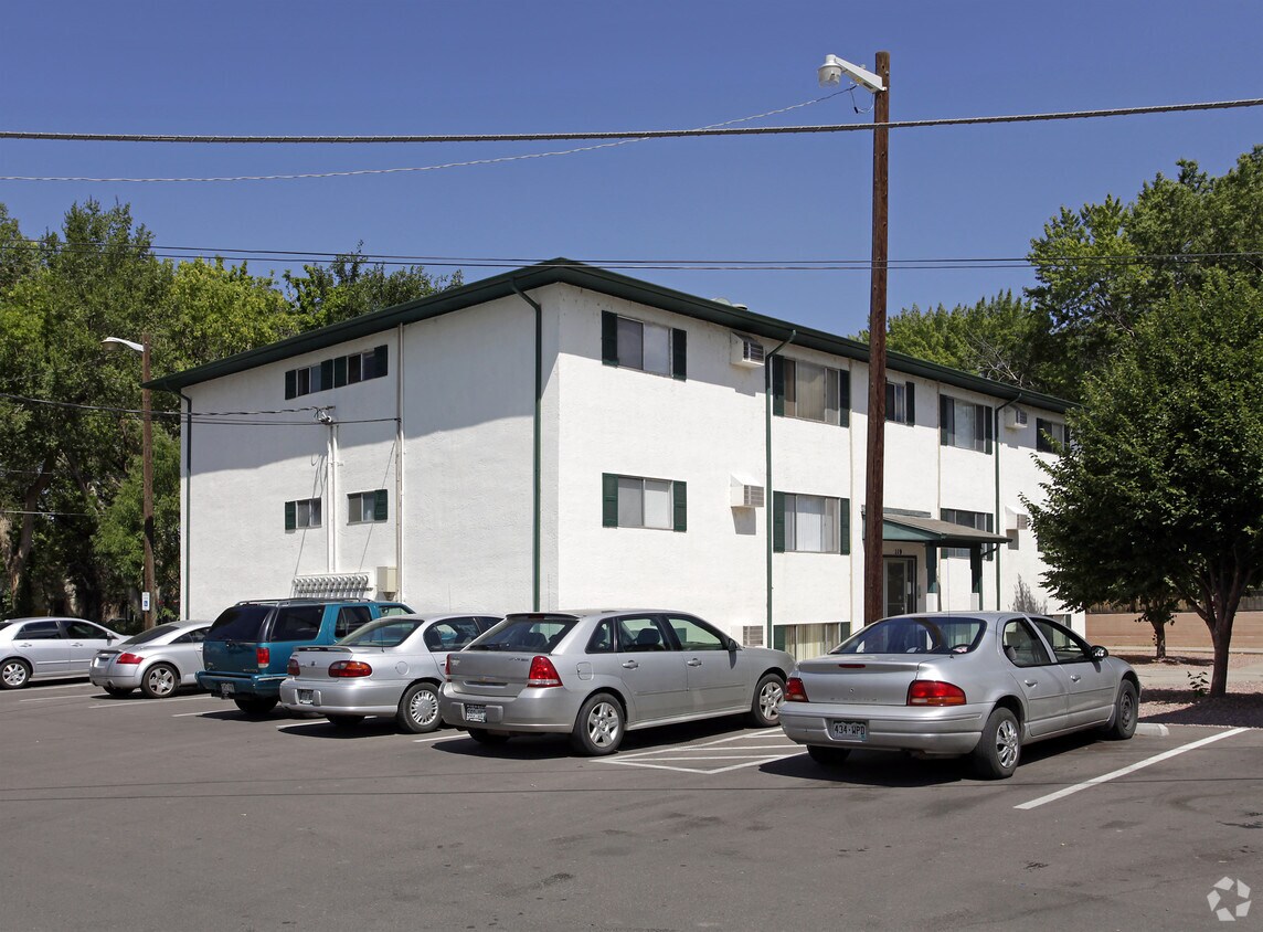 Primary Photo - Southgate Apartments
