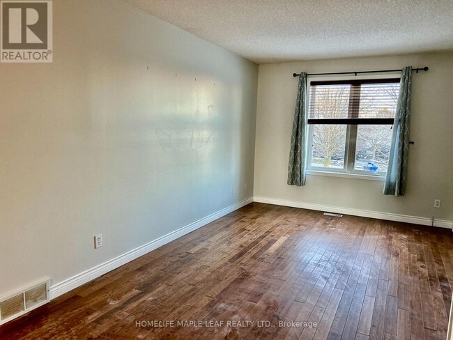 Building Photo - 14 Old Orchard Glen