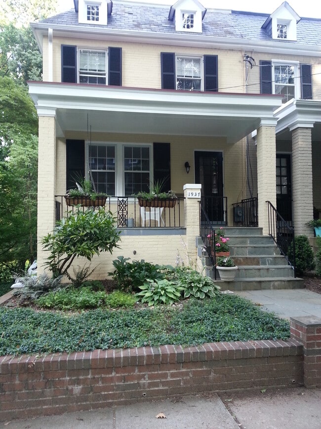House - 1937 38th St NW