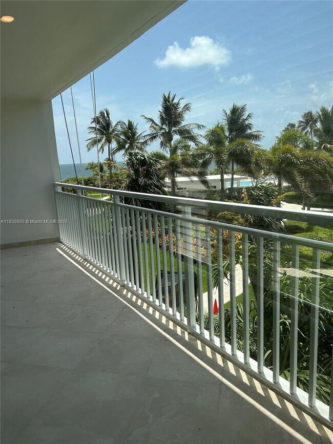 Building Photo - 609 Ocean Dr