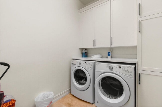 Building Photo - 17662 Cadena Dr