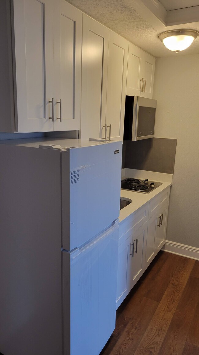 Foto del edificio - 715 Palm Dr