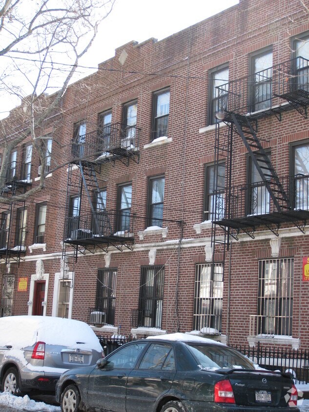 Building Photo - 948 58th St