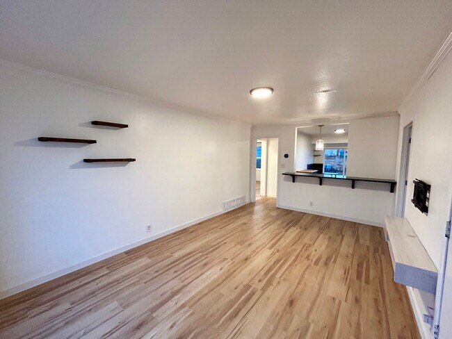 Building Photo - 326 Gregson Ave S