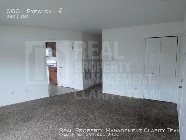 Foto del edificio - First Floor Unit w/ Private Patio