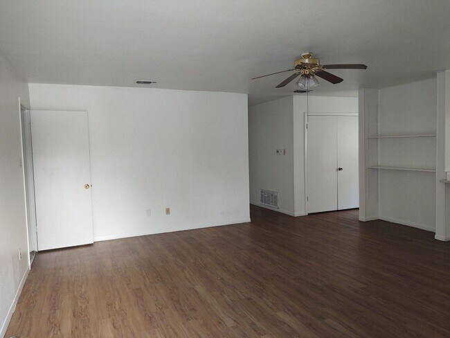 Foto del edificio - 705-707-707 Allen St