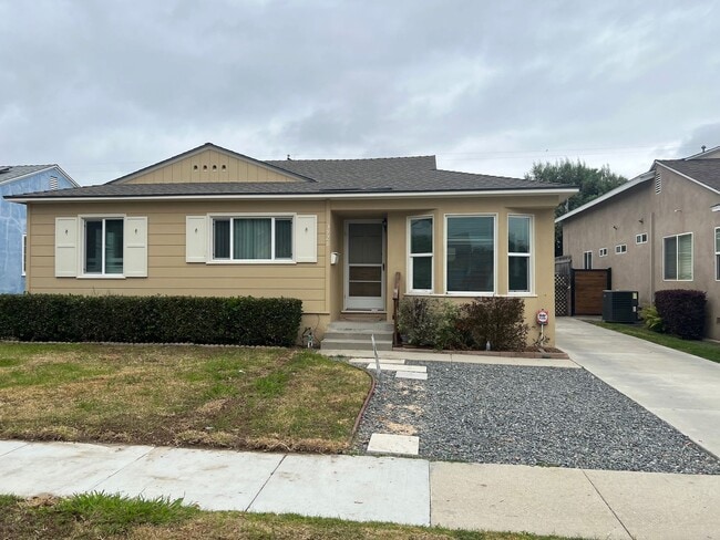 Building Photo - 3928 Carfax Ave