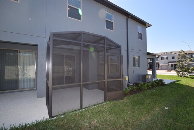 Foto del edificio - 3 bedroom 2.5 Condo for Rent at 2529 Egret...