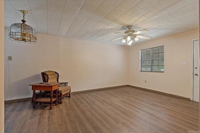 Foto del edificio - 323 Perry St