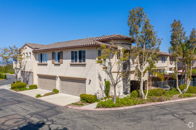 Apartment Homes - Ivy Crest