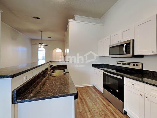 Building Photo - 8665 Eagle View Dr