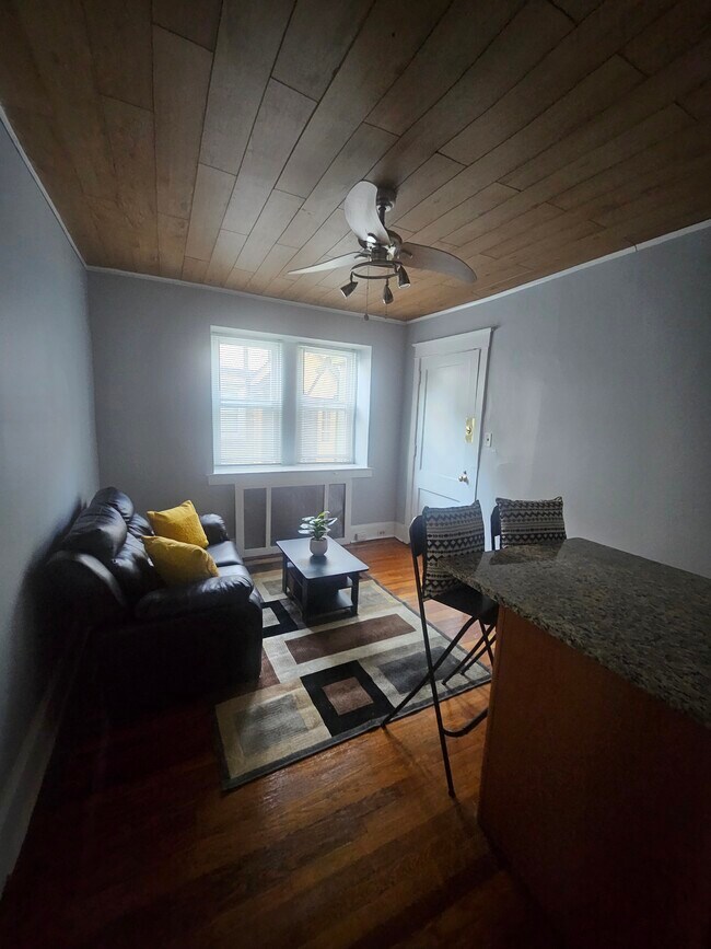 Foto del edificio - 6643 Blakemore St