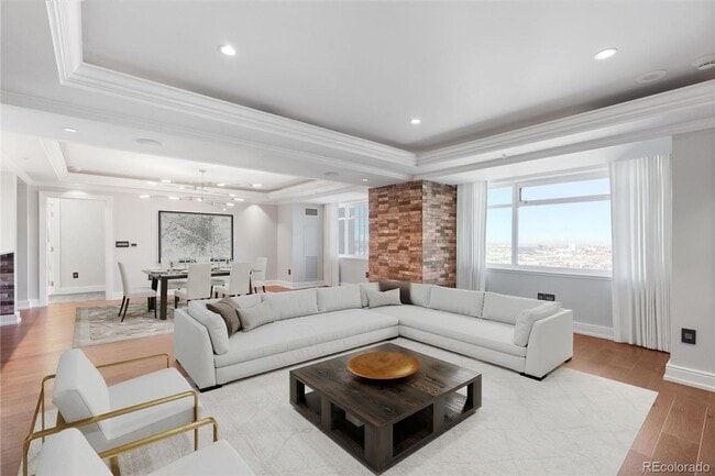 Foto del edificio - Ritz Carlton Residences - Two Story Penthouse Unit!