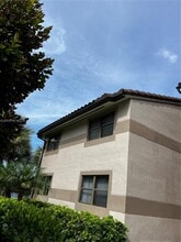 Building Photo - 9794 Nob Hill Ct