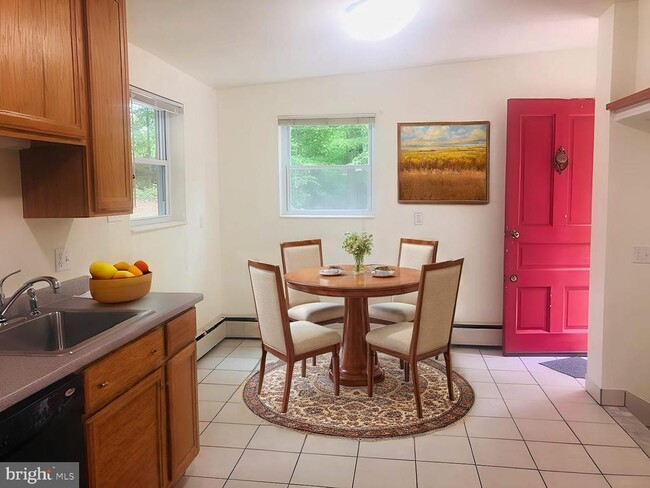 Foto del edificio - 6499 Frenchmens Dr