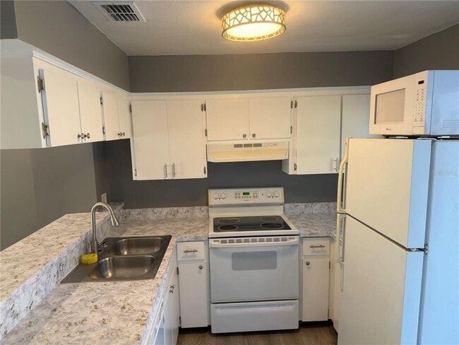 Building Photo - 6650 121st Ave N