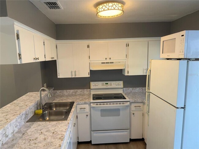 Foto del edificio - 6650 121st Ave N