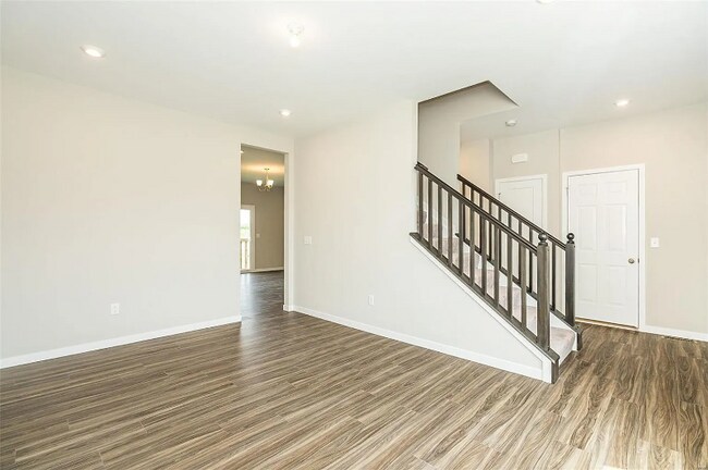 Building Photo - 705 Myatt Dr